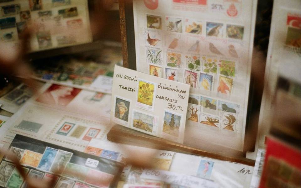 Sourcing Custom Stamps Locally Versus Online